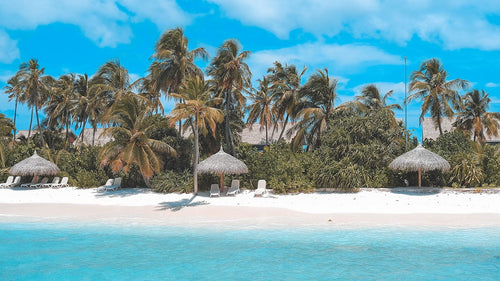 How to travel smart – 10 MYKU Essentials